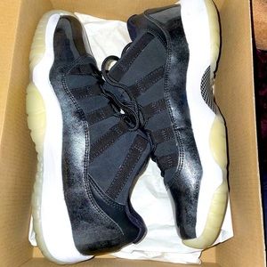 AIR JORDAN 11 RETRO BG
